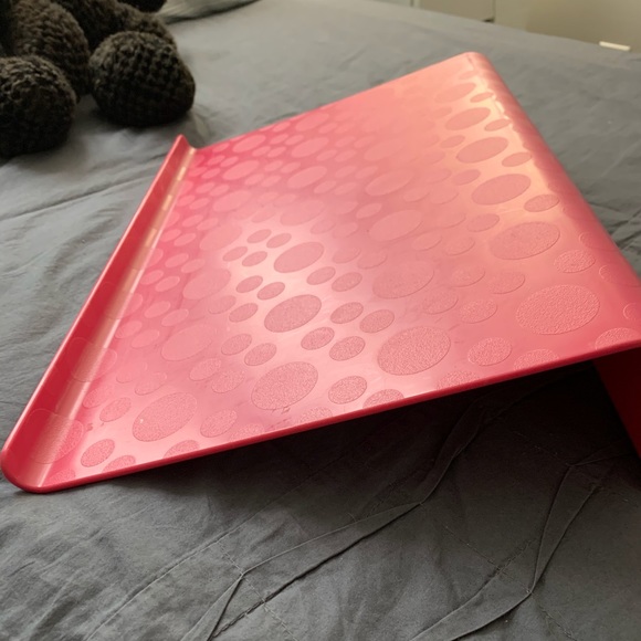 Pink ikea laptop stand - Picture 2 of 2